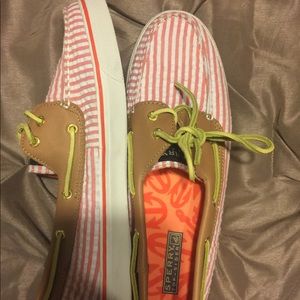 Sperry size ten